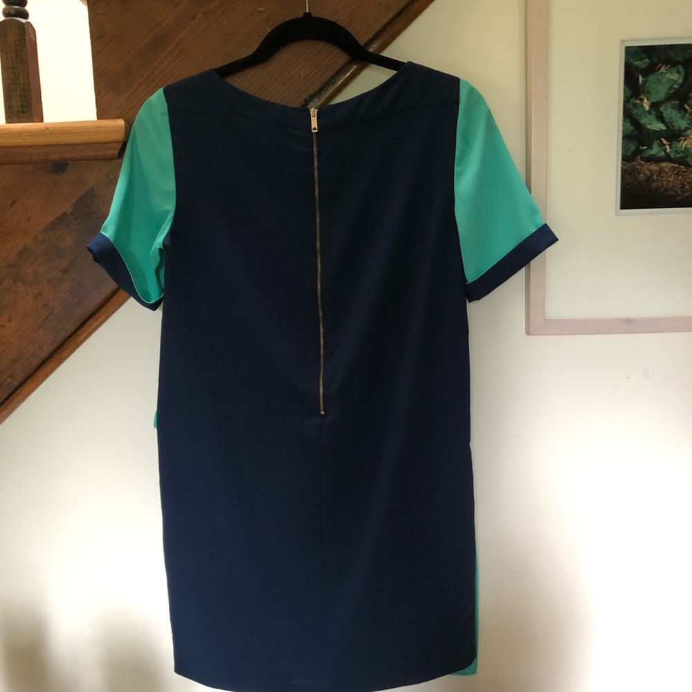 Colorblock Ruched Short Sleeve Dress - Picture 2 of 7
